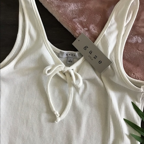 ✨NWT✨ Muscle tee w/ bow & ruffle design🔥 - Picture 3 of 4